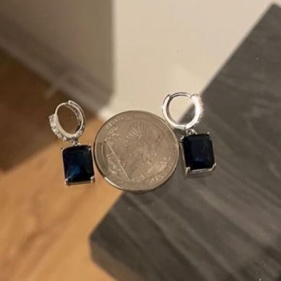 Last Pair! The Sapphire Drip Drop Earring in 925 silver - Picture 6 of 9